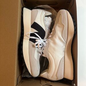 New Balance 327 White White Lifestyle Sneakers Women’s 9